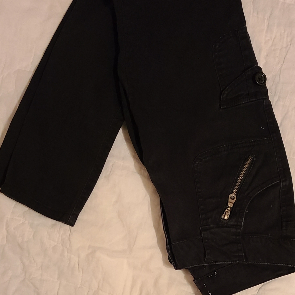 Womens/Juniors Black straight leg cargo pants